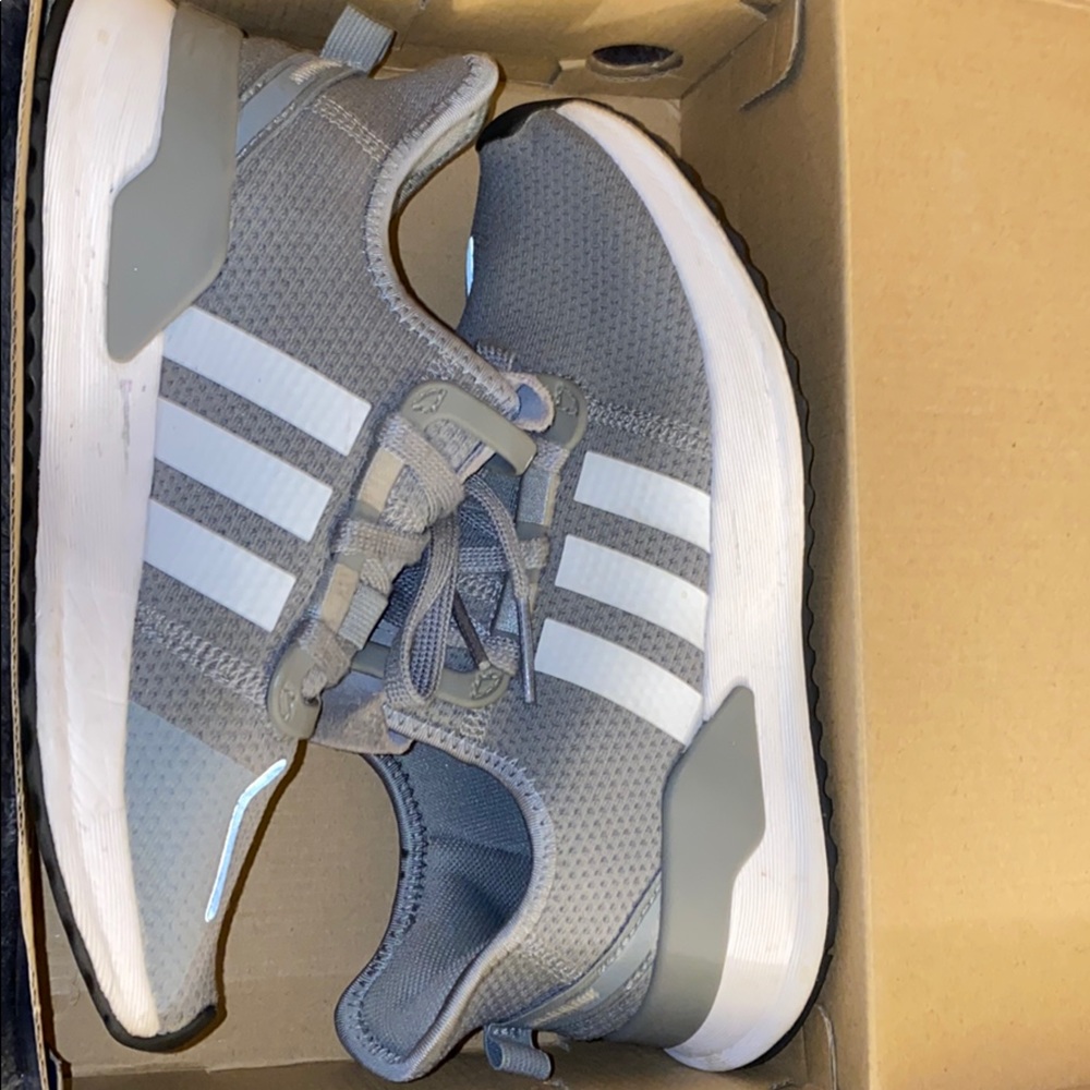 Adidas Sneakers